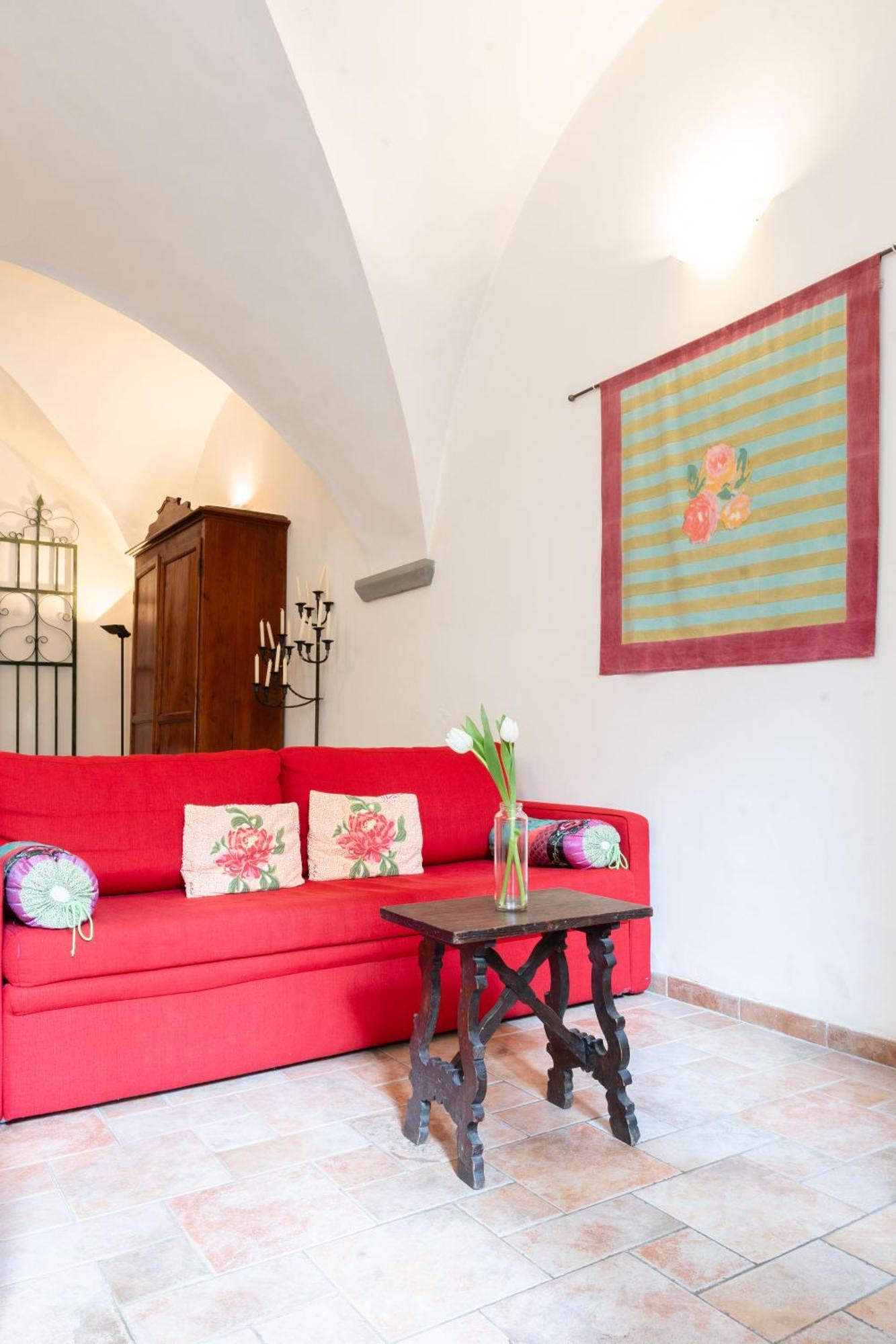 Characteristic In The Center Of Apartment Florenz